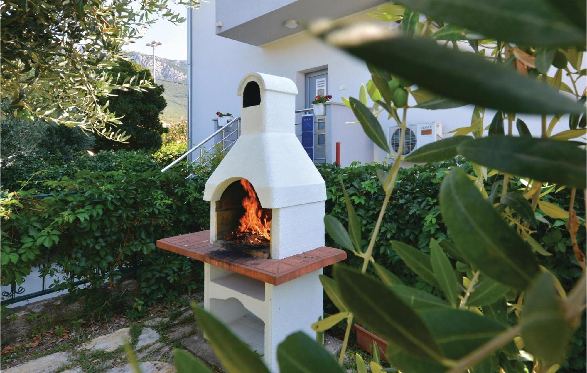 1 Bedroom Nice Apartment In Kastel Sucurac คาชเตลา ภายนอก รูปภาพ