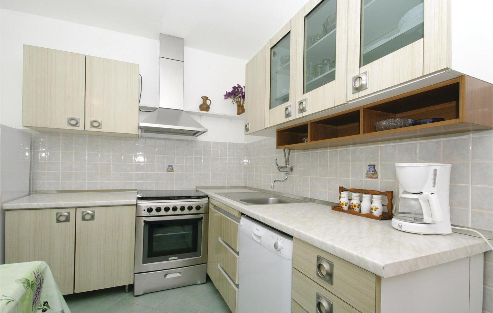1 Bedroom Nice Apartment In Kastel Sucurac คาชเตลา ภายนอก รูปภาพ
